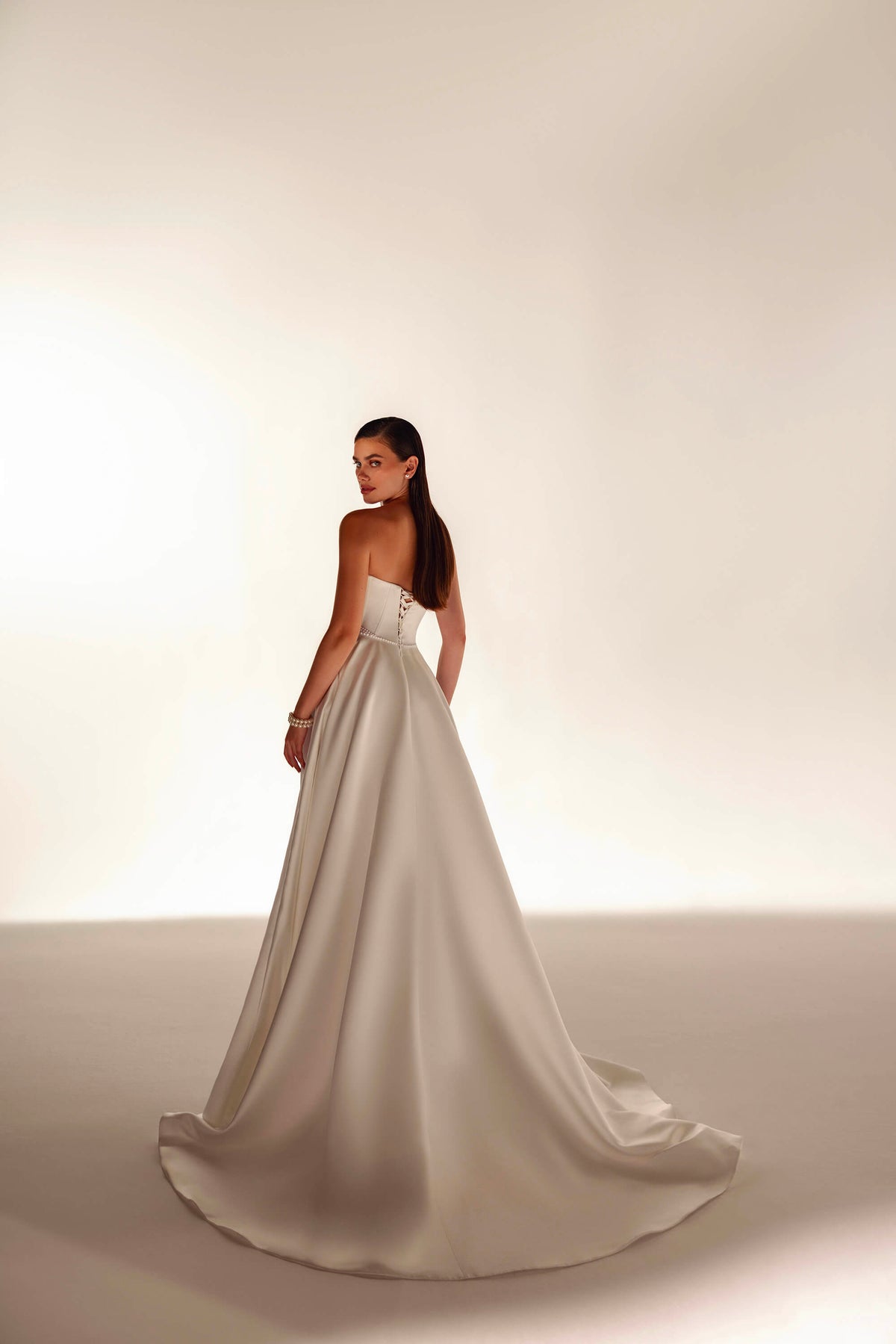 Leila — Dominiss Collection