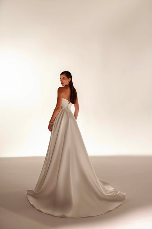 Leila — Dominiss Collection